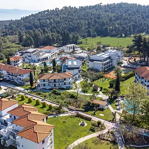 4* Semesteranläggning (resort) Chrousso Village