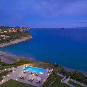 The Seasons Villa Svoronata